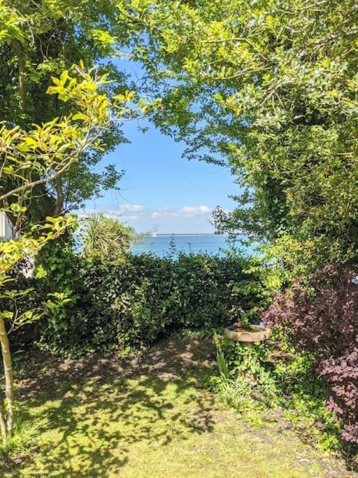 Appartamento Cliffside Cowes  Esterno foto