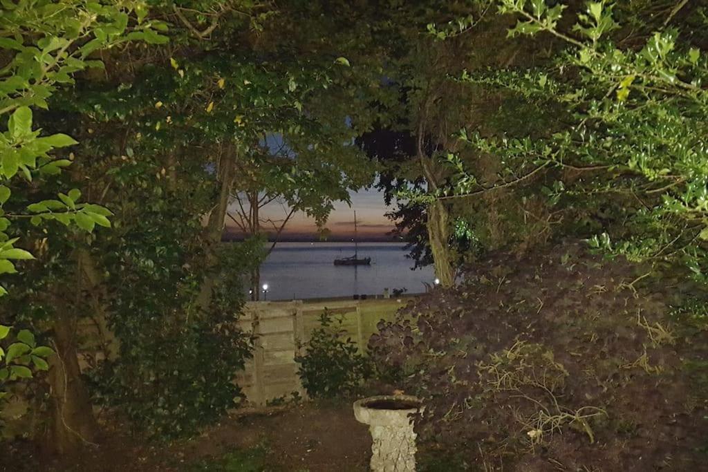 Appartamento Cliffside Cowes  Esterno foto
